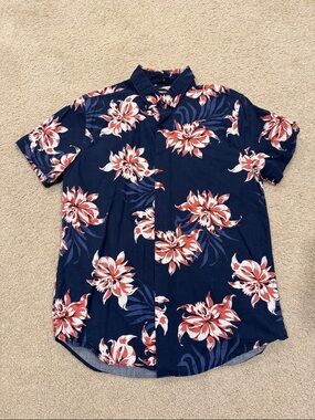 Express Navy Short-Sleeve Floral Button-Down Shirt with Red & White Blooms